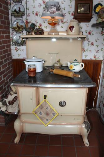 Libby house cook stove