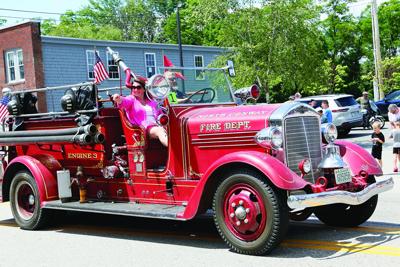 07-04-25 Fourth Parade conway antique fire truck