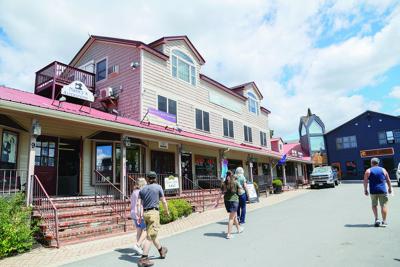 07-21-25 Nancys Alterations exterior