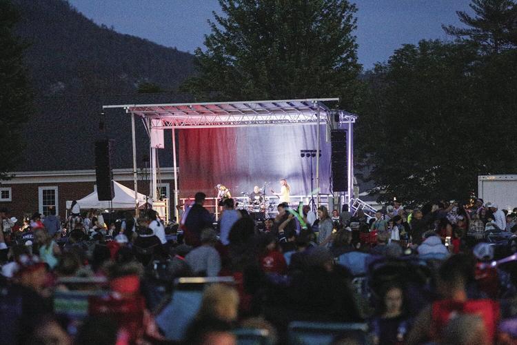 07-04-22 4th North Conway Fest stage lights