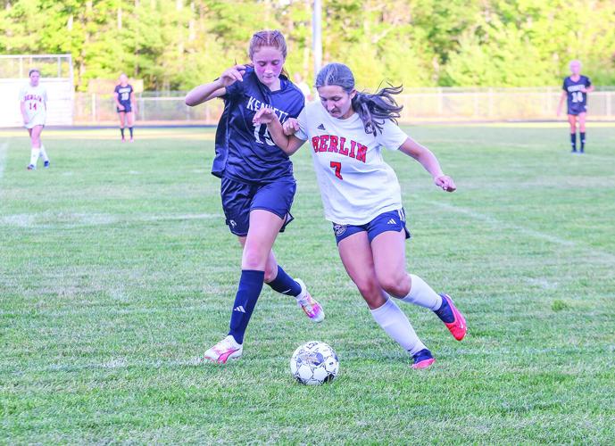 09-02-25 KHS-Berlin GSOC laine-falardeau battle