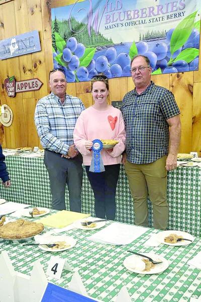 EP w41 goes with Mike Davis column Apple Pie 2025 Delaney Kennedy-Photo by Robin Johnson copy