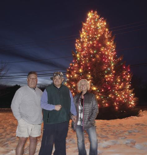 12-20-18 CONWAY VILLAGE THE SNOW'S TREE 1