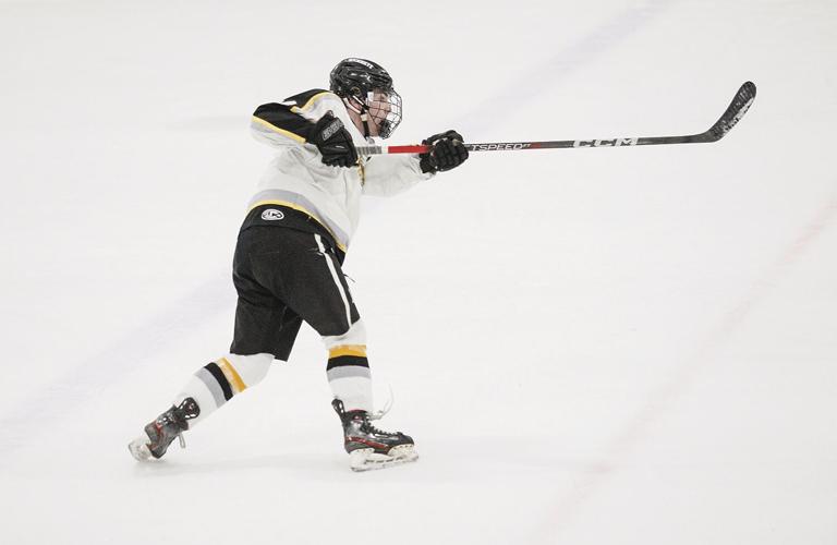 12-28-23 Peter Hall Hockey murphy shot