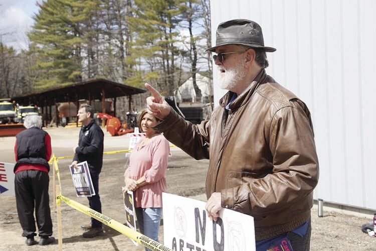 04-12-22 Voting candidates talking outside