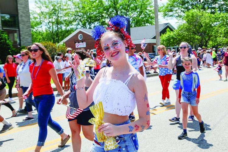 07-04-25 Fourth Parade conway wave patriotic
