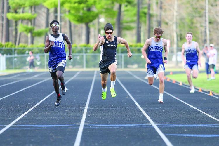 04-29-25 KHS Track 200m boys lined up