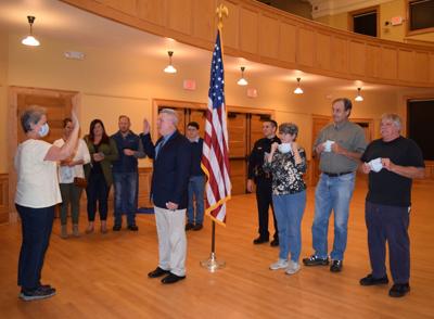 Gorham swears in new police Lt, approves mask ordinance, sets tax rate
