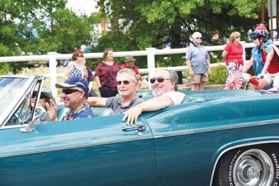 earl sires and tom holmes.jpg