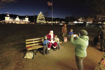 12-2-19 Christmas in Schouler Park