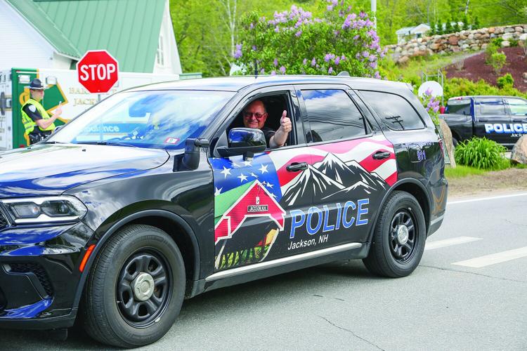 05-25-25 Wildquack parade thumbs up