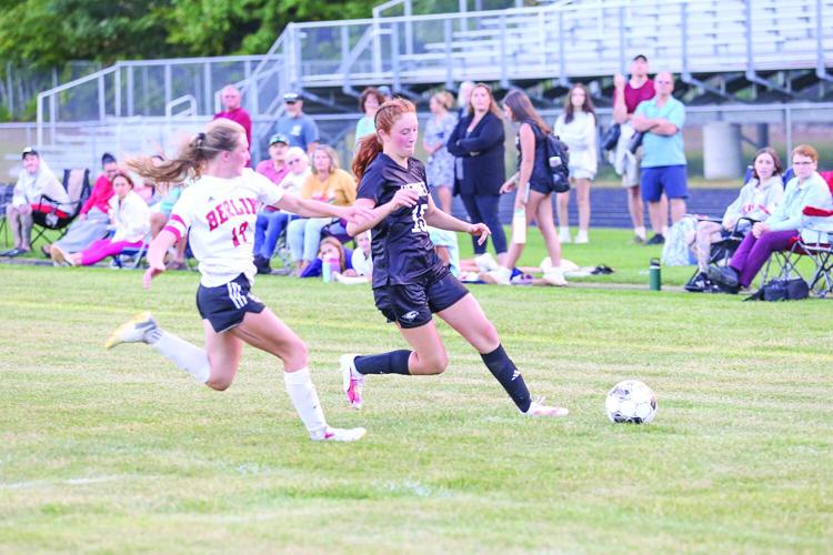 09-02-25 KHS-Berlin GSOC gange slide into ball 1