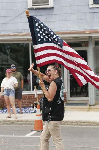 07-04-22 4th Conway Parade vertical with flag