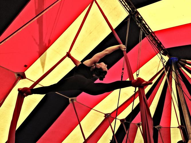 feature_CircusSchool_CourtesyofSellamCircusSchool.jpg