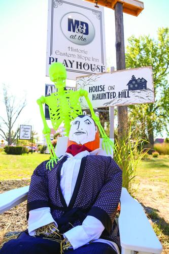 10-02-25 Pumpkin People m&d vincent price