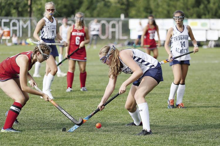 FA Field Hockey - Chloe Sartory ball battle