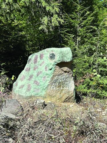 Wheel Family Fun - Frog Alley in Fryeburg - the frog of Frog Alley