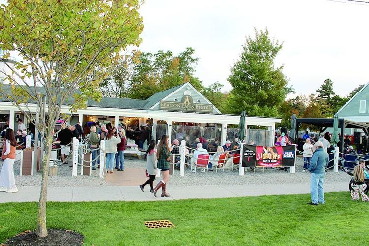 CUT dd42 rocktober 5 crowd.tif
