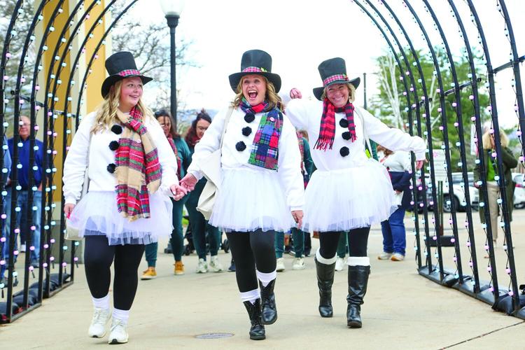 11-08-25 Bring a Friend parade snowmen