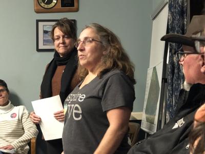 Sarah Swift, center