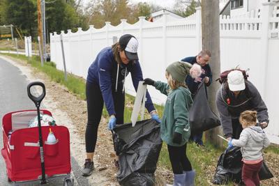 05-08-21 Valley Pride Day group picking up wide