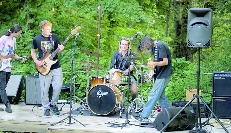 CL w40 dac Radio Outlaws NEW photo.tif