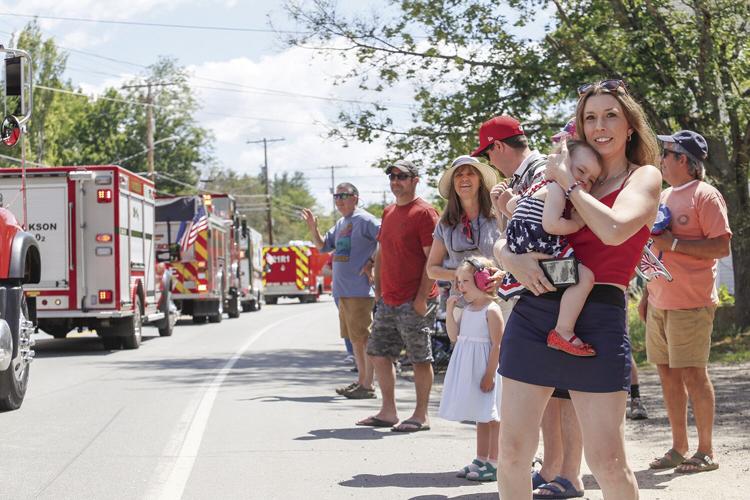 07-04-22 4th Bartlett Parade crowd
