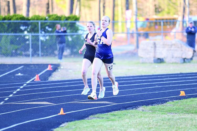 04-22-25 KHS Track 800m fa-khs close