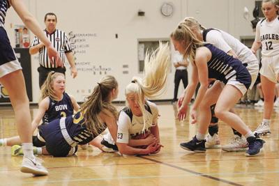 01-28-22 KHS WBB mclellan dive