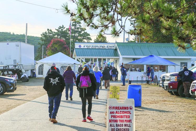 10-04-25 Fryeburg Fair small entry line