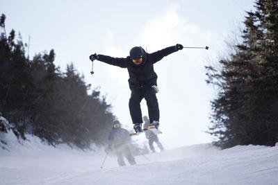 12-26-18 Wildcat ski_get air on polecat