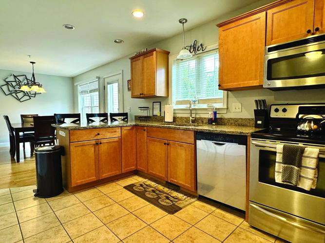 Intervale Outlook Circle, Unit 3, kitchen