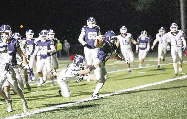 11-08-24 FA FB Playoffs boone shaking defender