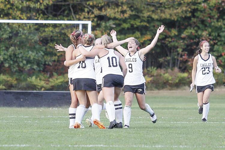 10-05-23 KHS FH celebrating win 3