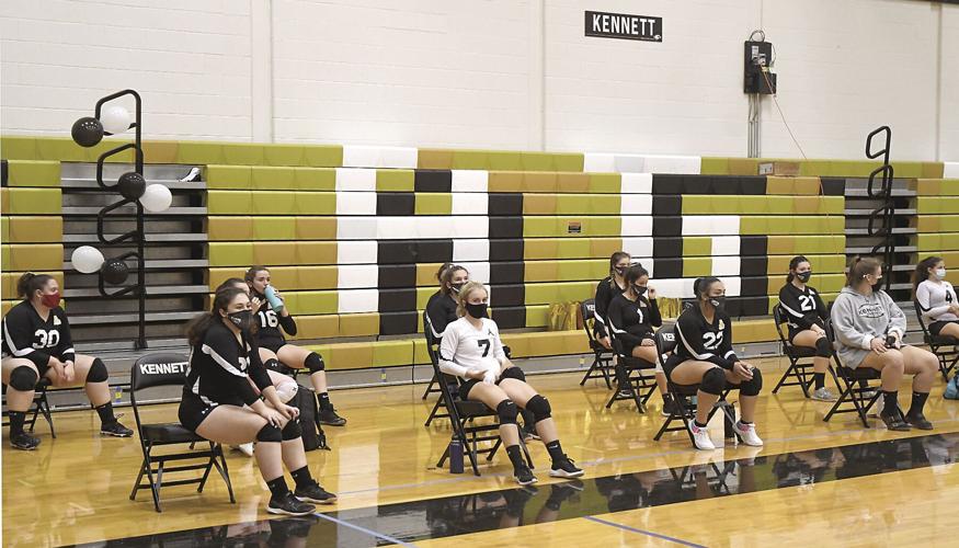KHS Volleyball team social distancing