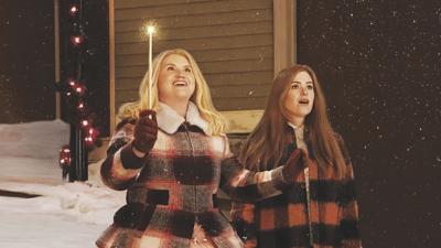 Godmothered-Jillian Bell and Isla Fisher