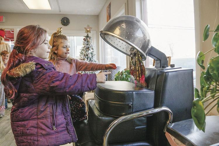 12-17-24 Gingerbread Hunt salon finding