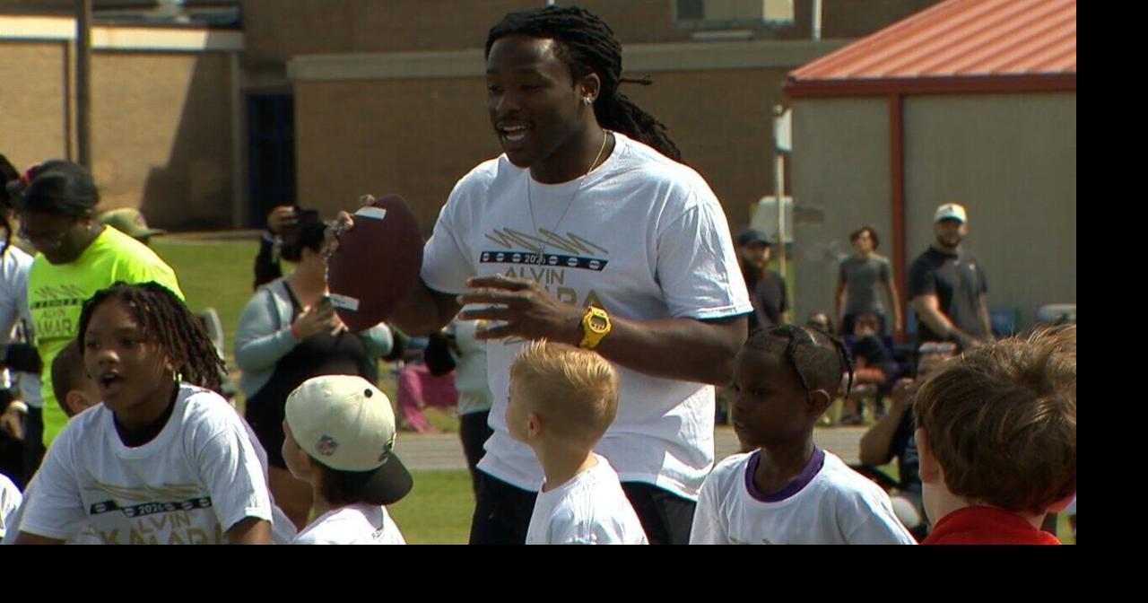 Alvin Kamara hosts youth football camp in Shreveport
