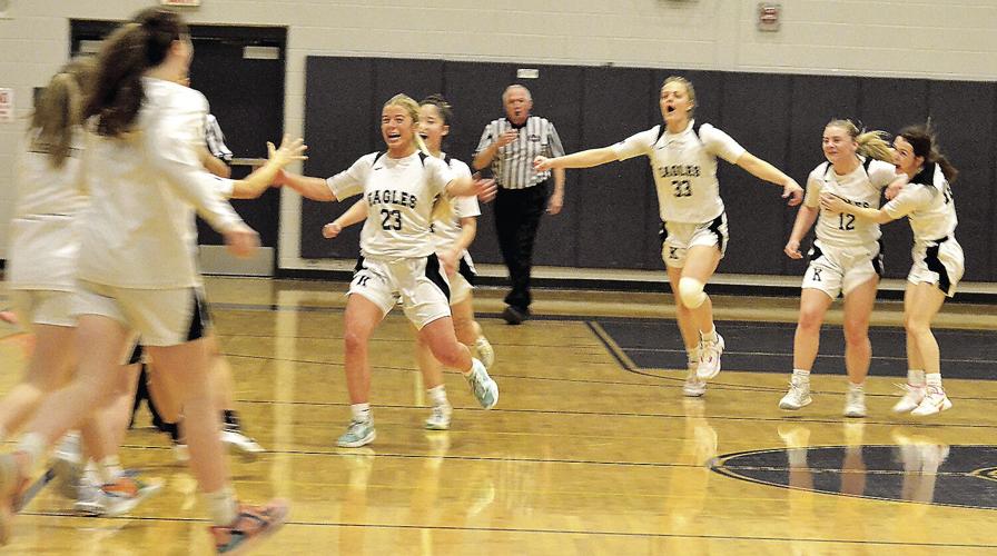 KHS Girls Hoop - semifinals - team celebration 2
