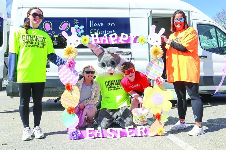 04-04-26 Conway Rec Egg Hunt pose