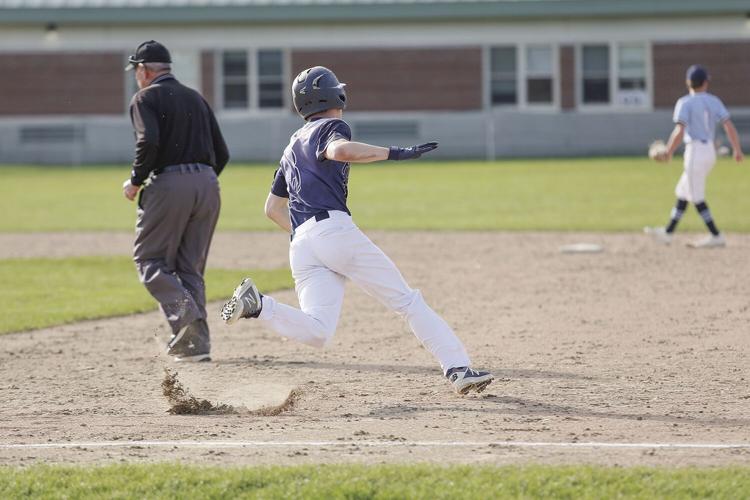 04-28-23 FA BB richardson around first