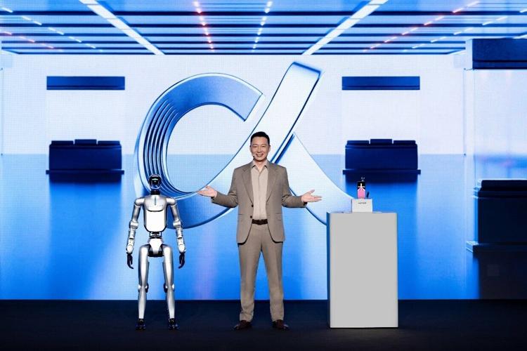 HONOR Advances Its AI Vision at MWC 2026 with Robot Phone, Humanoid Robot and Magic V6