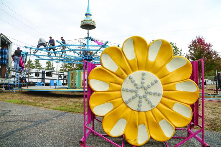 09-23-25 Fryeburg Fair Setup ride parts