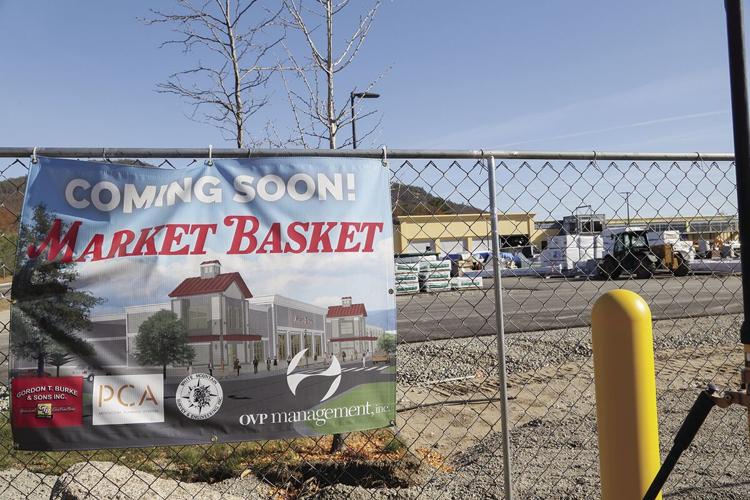 11-03-22 Market Basket sign