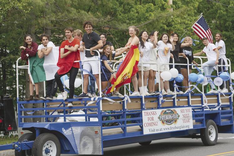 05-27-22 FA Senior Parade fair cart