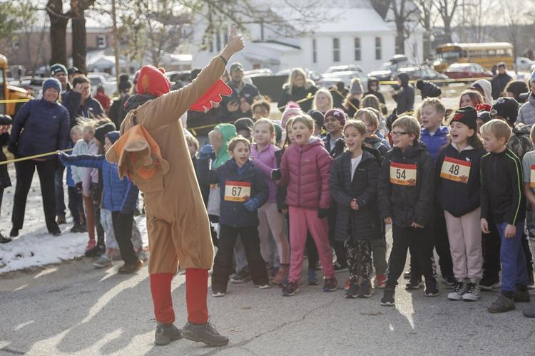 11-21-22 JF Turkey Trot start line turkey