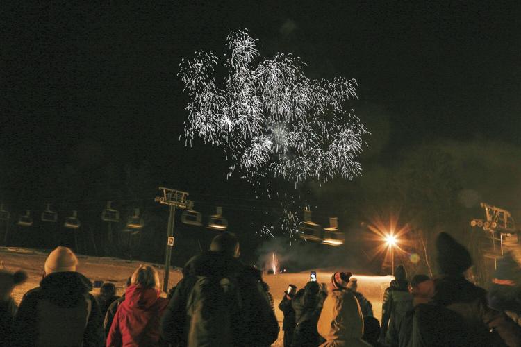 12-31-22 NYE Cranmore smaller bursts