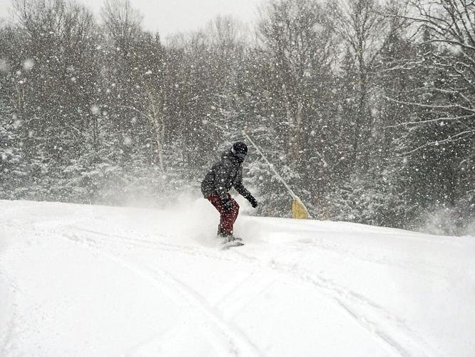 Ski Report - Bretton Woods snowboarder