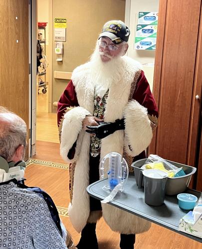 Bionic Santa returns to Nashville with powerful new prosthetic arm
