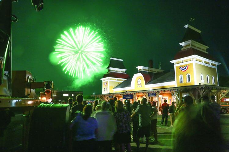 07-04-26 Fourth NoCo fireworks green